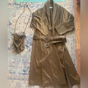 Mycra Pac bronze with black detail raincoat. belt + bag included!